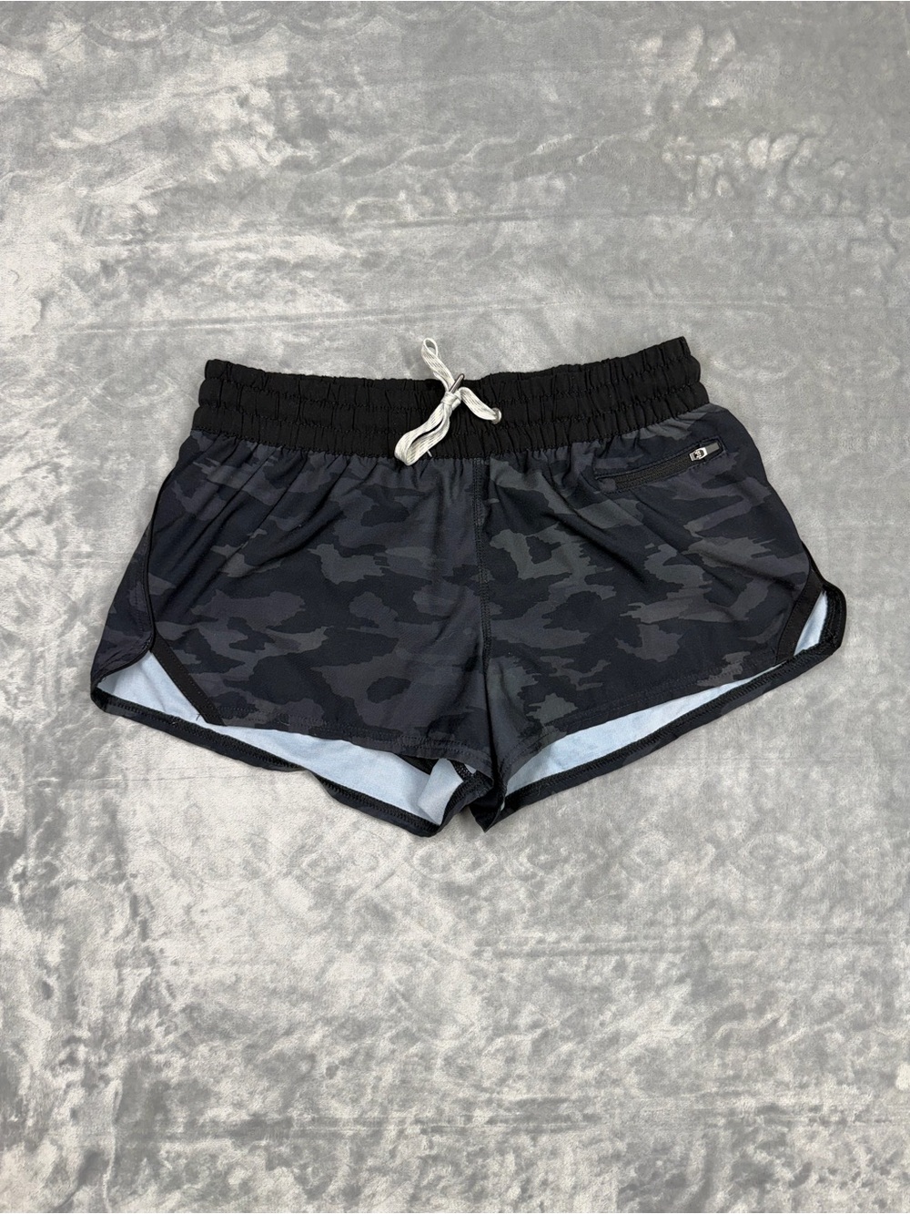 Vuori Clementine Short 2.5” Black Camo Athletic Shorts with Drawcord